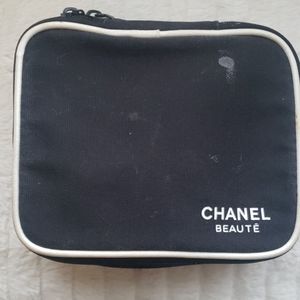 CHANEL 100% cosmetic bag